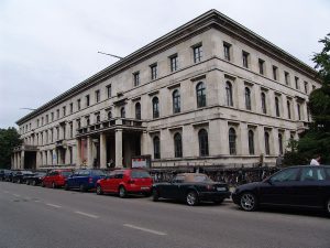 1200px-Führerbau_Munich
